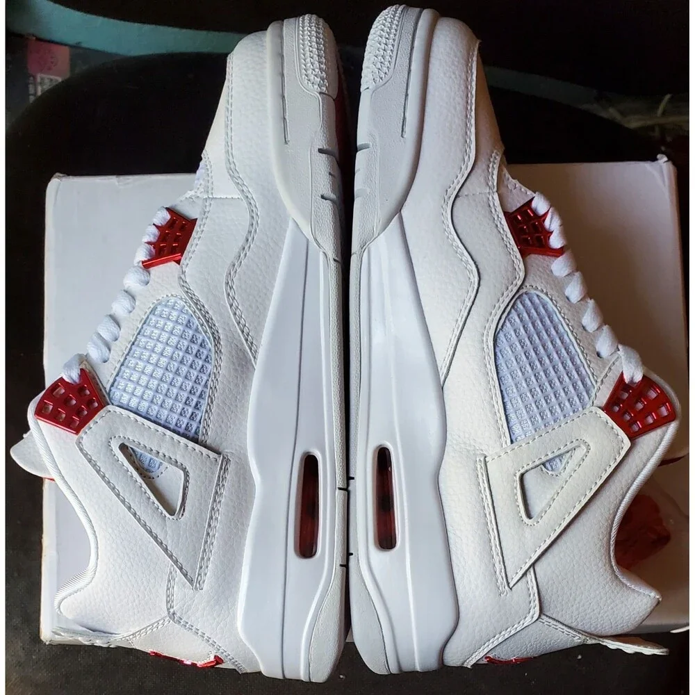 Air Jordan 4 Retro Metallic Red. Size 9.5